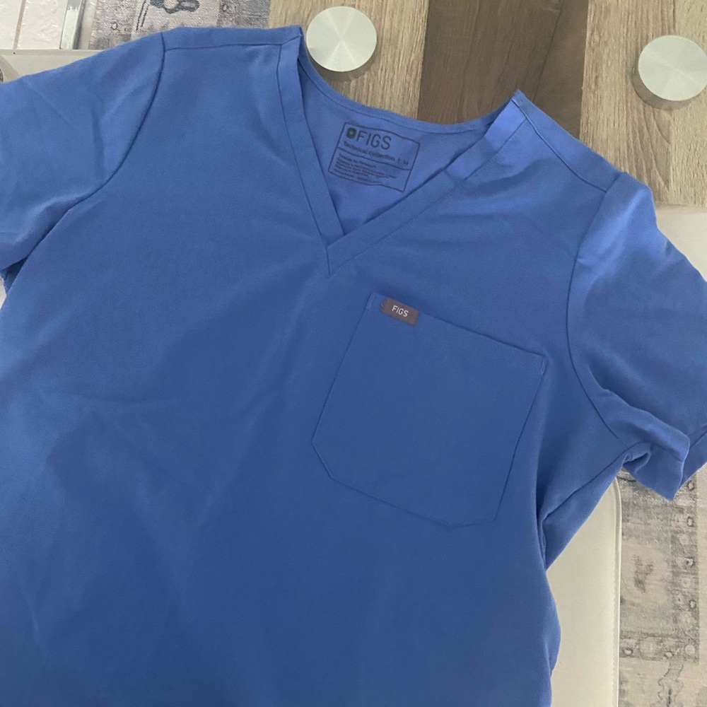 Figs womens medium ceil blue Catarina one pocket scrub top